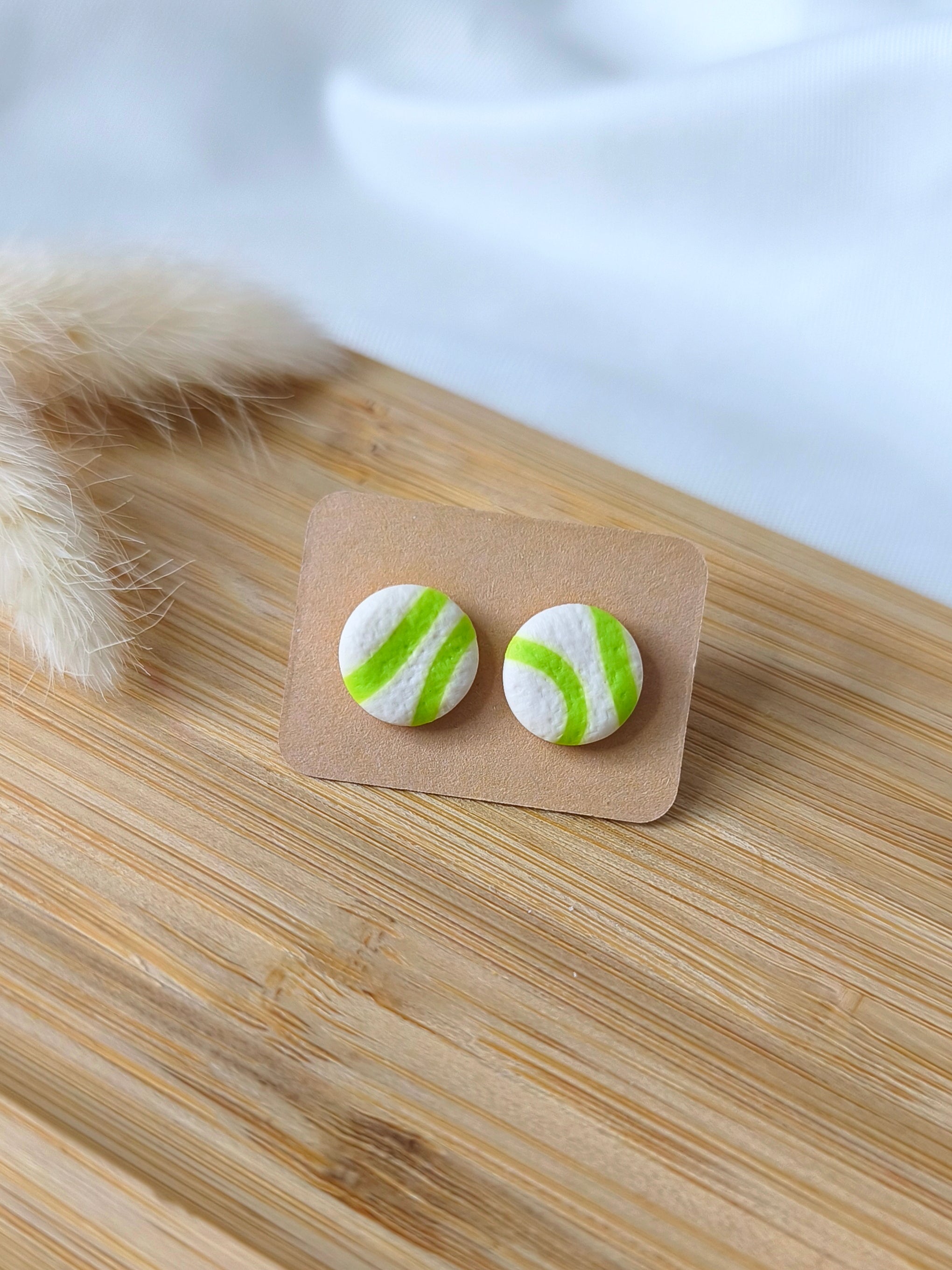 PUCES D'OREILLES